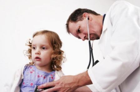 Welche Krankheiten kann die vergrößerte Leber bei einem Kind anzeigen?