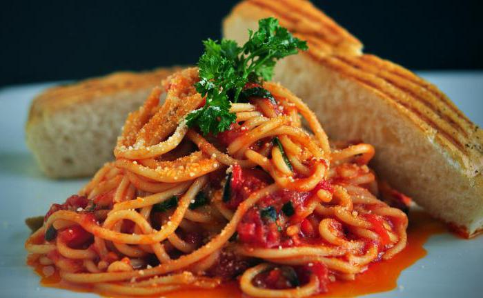 Pasta mit sonnengetrockneten Tomaten: Original und nahrhaftes Gericht