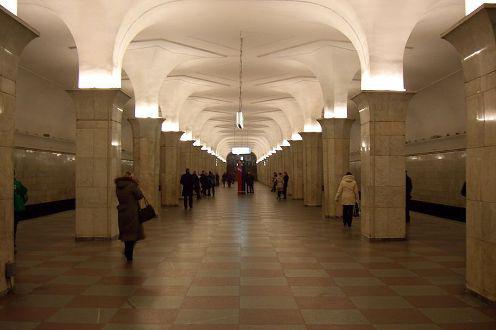  Tempel der Christus-Erlöser-Metrostation